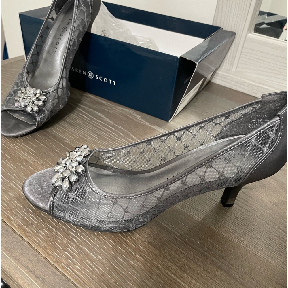 Dress shoes